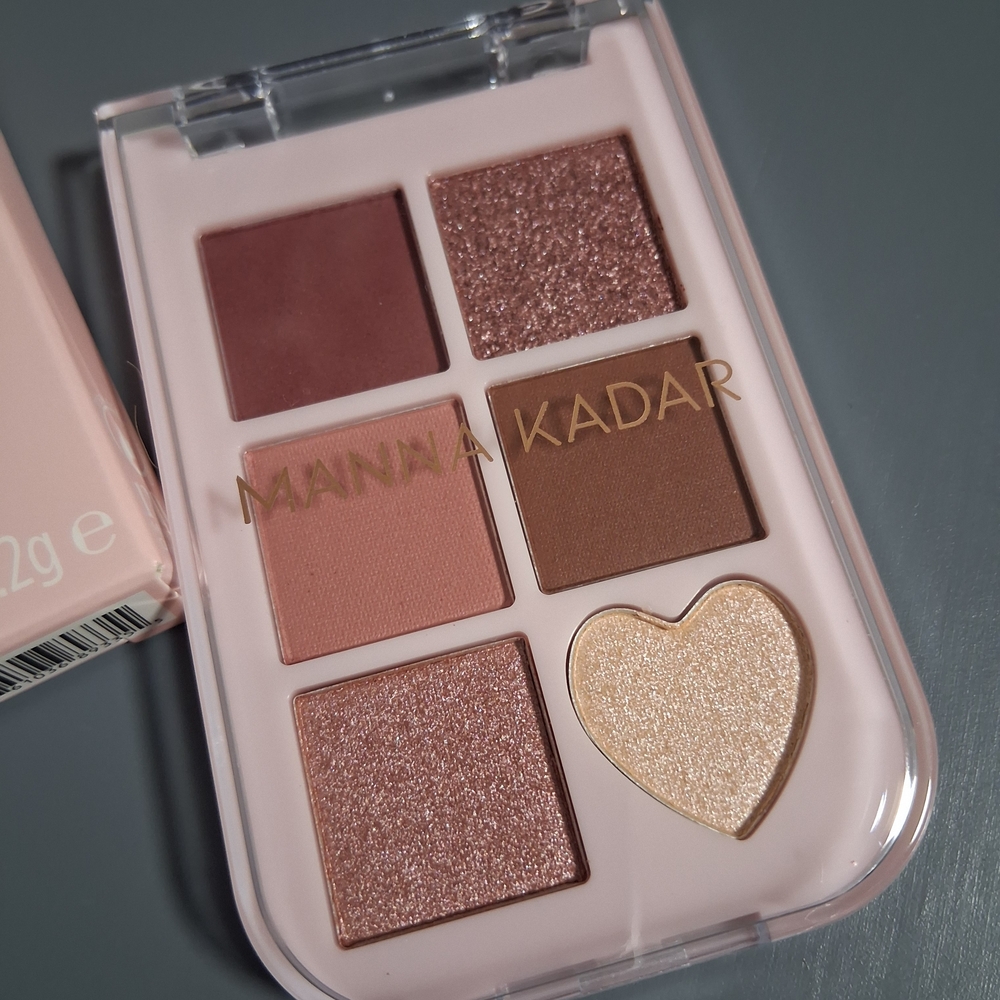 🎀 3 For $15 Or 5 For $25 Manna Kadar Glam Eyeshadow Palette